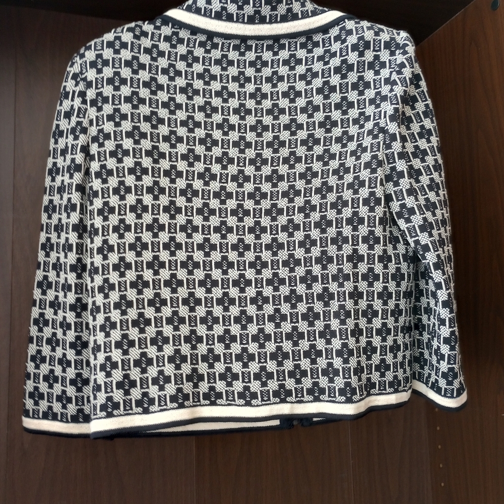 ST. JOHN Collection zip knit jacket 6 - Picture 4 of 4